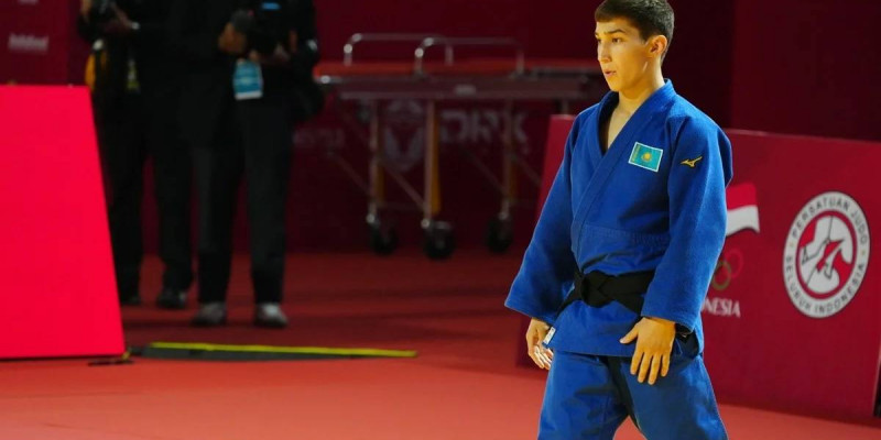 Дзюдошы Фархат Зейнолла Азия чемпионы атанды
