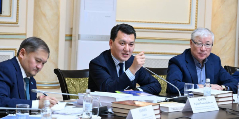 Редакция алқасы Қазақстан тарихының екінші томын бекітті