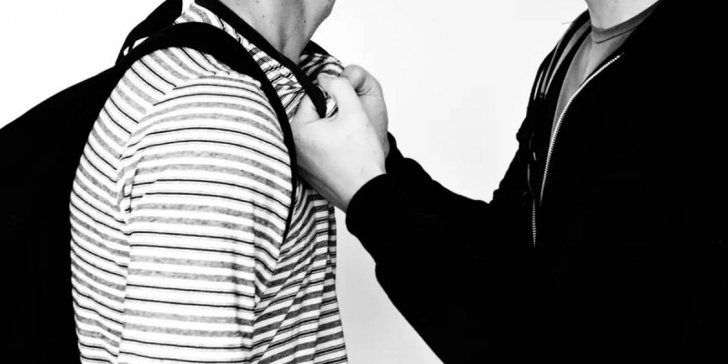 Жоғары сынып оқушылары сапқа тұрғызып ұрған: Шуда жасөспірім көз жұмды