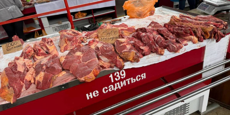 Семейдегі жәрмеңкеде 19,5 тонна сиыр еті мен мыңдаған келі көкөніс төмен бағамен сатылды