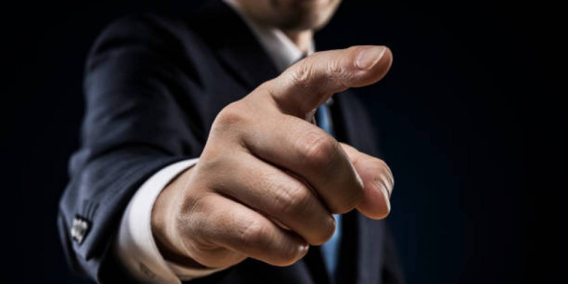 Илон Маск бастық қылып тағайындаған 20 жастағы студент 600 әріптесін жұмыстан қуған