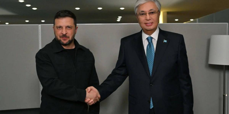 Қасым-Жомарт Тоқаев Владимир Зеленскиймен кездесті