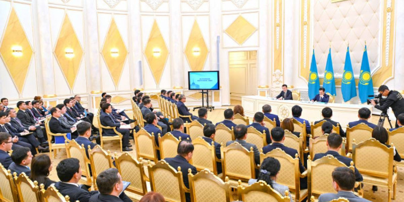 Ерлан Қарин ішкі саясат мәселелері жөнінде республикалық кеңес өткізді