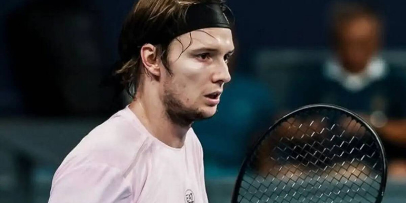 Александр Бублик Қытайда өткен ATP 250 турнирінің чемпионы атанды