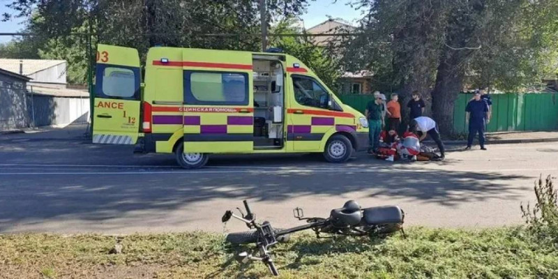 Алматыда электровелосипед мінген ер адам көз жұмды