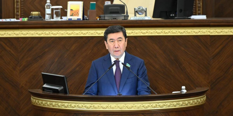 Ерлан Қошанов: Біз жасанды интеллектіні барлық салаға жаппай енгізу кезеңіне қадам басқалы отырмыз