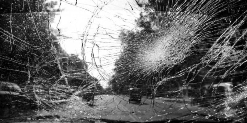 Қостанай облысында жүк көлігі жанармай құю станциясына соғылды