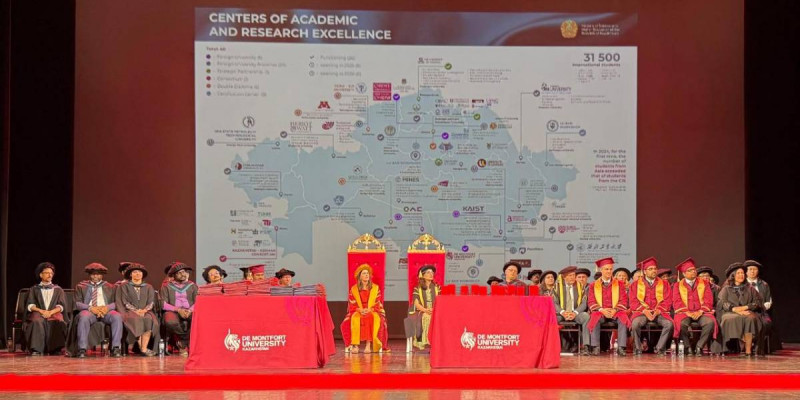 De Montfort University Kazakhstan алғашқы түлектеріне диплом табыстады