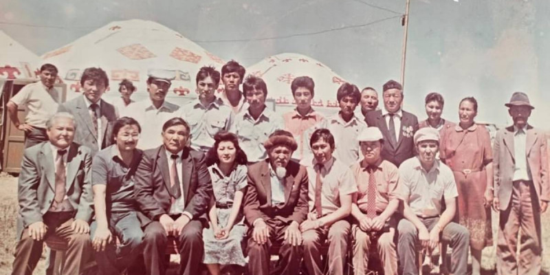 Порнографиялық студент орыс тілінен емтихан тапсырады.