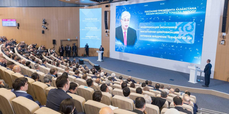 Олжас Бектенов «ИННОПРОМ.Беларусь» көрмесінде цифрлық технологиялар жөніндегі пленарлық сессияға қатысты