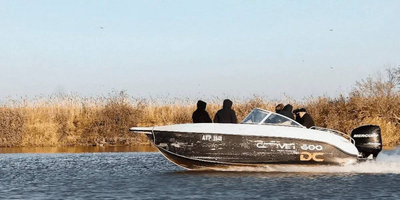 Атырауда бетперде киген төрт адам шекарашылардың қайығына шабуыл жасаған