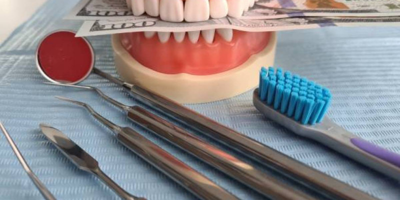 Өскеменде стоматология зейнетақы қорынан 2 млн теңге алып, бірақ пациенттің тісін емдемеген