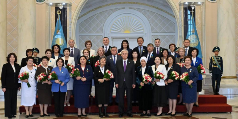 Қасым-Жомарт Тоқаев бір топ ұстазды мемлекеттік наградамен марапаттады