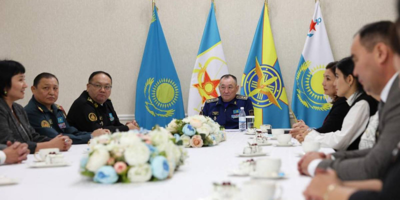Қорғаныс министрі әскери колледж мұғалімдерін кәсіби мерекесімен құттықтады