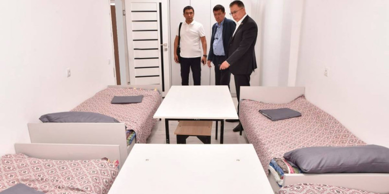 ҚазҰУ жатақханасында 900 есік жаңартылды
