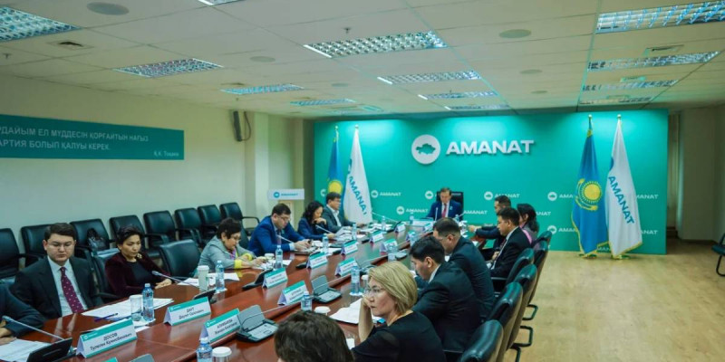 «Форумдар туралы есеп берумен шектелмеу керек»: «AMANAT»-та елдегі экосаясат мәселелері талқыланды
