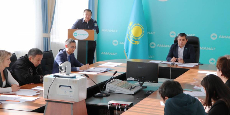 Петропавлда адамдарды қаңғыбас иттерден қорғау мәселесі талқыланды