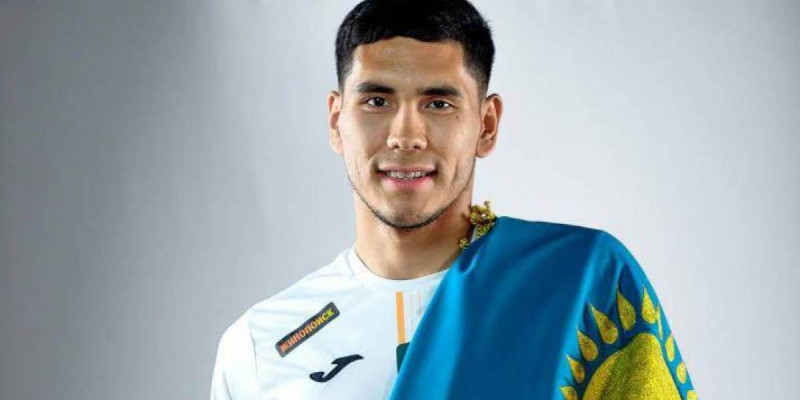 Министр қақпашы Темірлан Анарбековке де білім грантын ұсынды