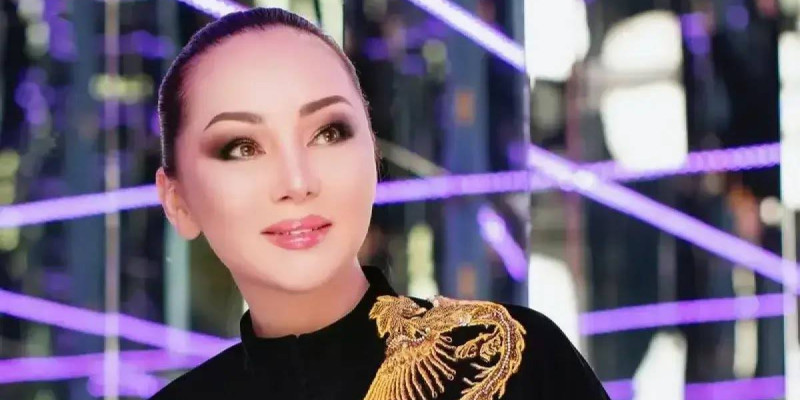 Ер адамның өз аузына камммингінің порно видеосы