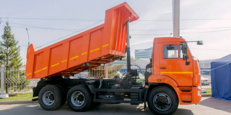 Павлодар облысында КамАЗ жүргізушісі соғылып, кабинада қысылып қалған