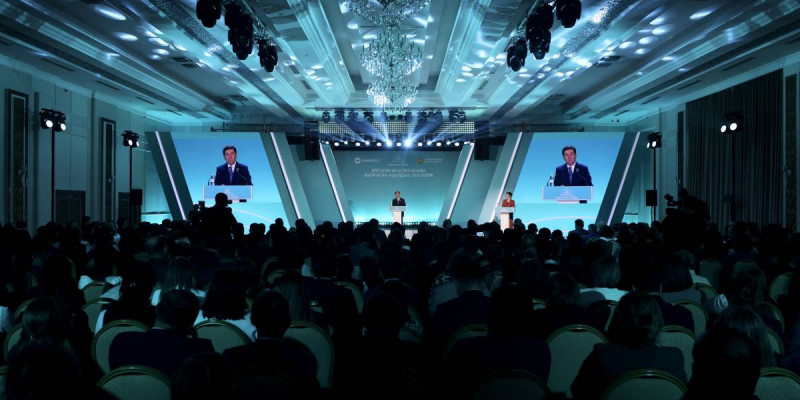 «AMANAT»: Жасанды интеллект мұғалімді басы артық жұмыстан арылтып, білім беру саласын дамыту ісіне тың серпін беруге тиіс