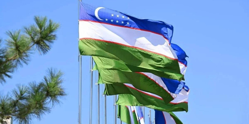 Өзбекстан екі мыңнан астам шенеунікті қысқартады, оларды ЖИ алмастырады