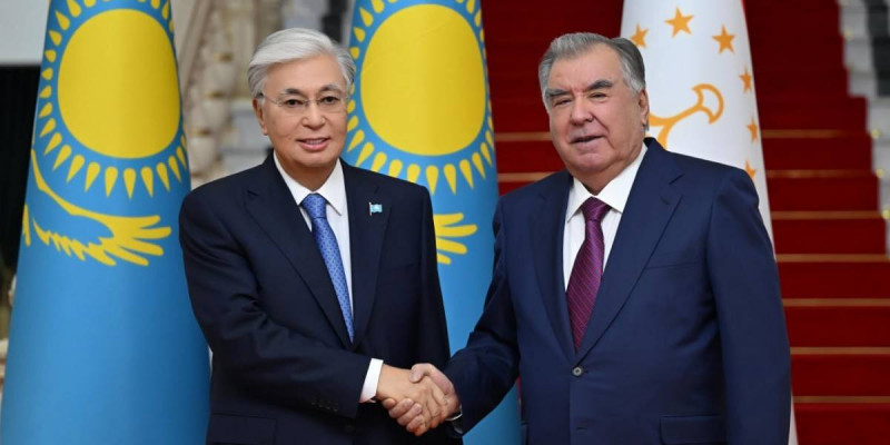 Мемлекет басшысы Тәжікстан президенті Эмомали Рахмонмен кездесу өткізді