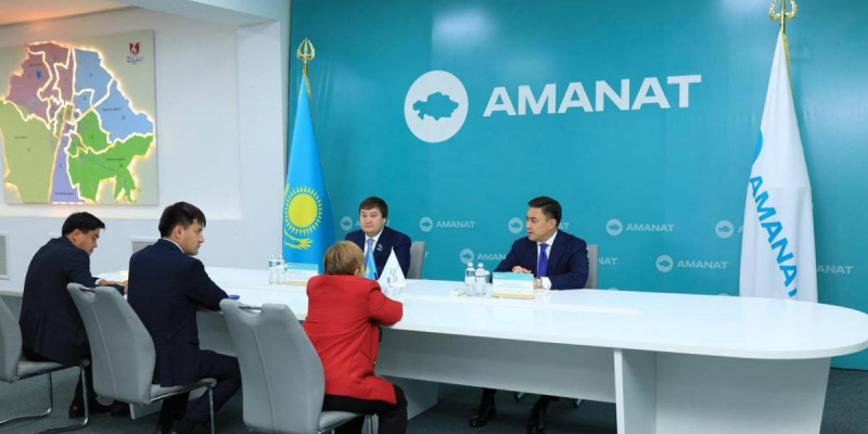 «Құқықтық көмек»: Шымкент әкімі тұрғындардың өтініштері мен ұсыныстарын тыңдады