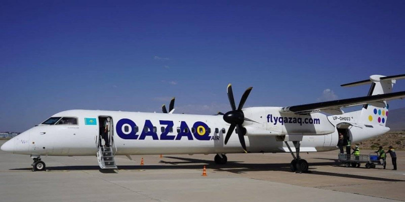 Мас келіншек Qazaq Air ұшағында экипажға шабуыл жасаған