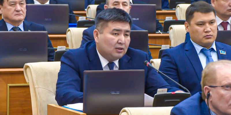 Мемлекеттің сыртқы қарызы шектен тыс өсіп кетті – Елнұр Бейсенбаев
