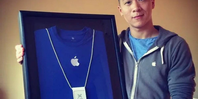 Сэм Сунг есімді Apple компаниясының қызметкері атын өзгертуге мәжбүр болған