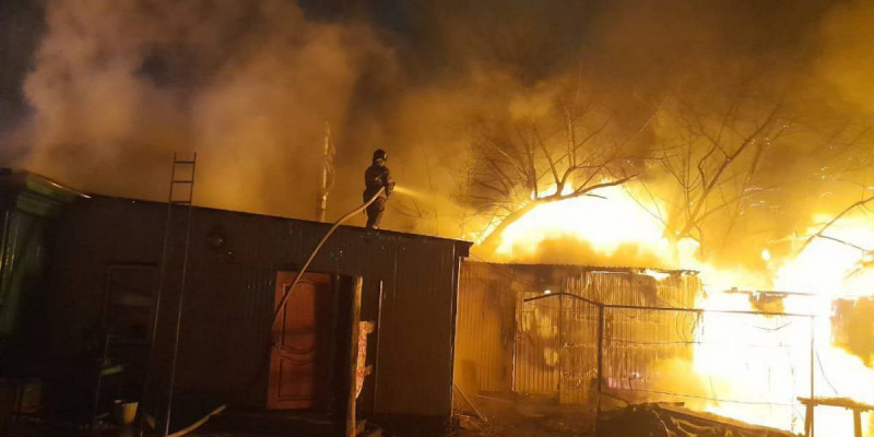 Семейде бірнеше үй өртеніп кетті