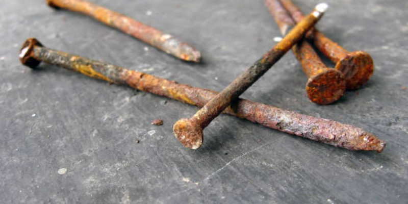 Шымкентте бір жасар бала 4 сантиметрлік шеге жұтып қойған