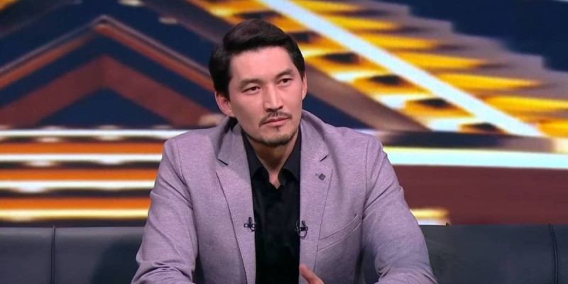 «Жарымның ұсынысы»: Әділ Ахметов отбасын неге құпия ұстағанын айтты