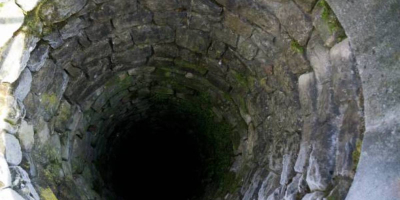 Алматы облысының тұрғыны тереңдігі 4 метр шұңқырға түсіп кеткен (ВИДЕО)