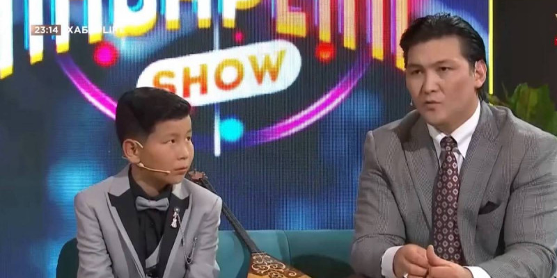 «Гастрольдік сапарымда бірге болды»: Жігер Ауыпбаев жылқышы баламен қарым-қатынасы туралы айтты