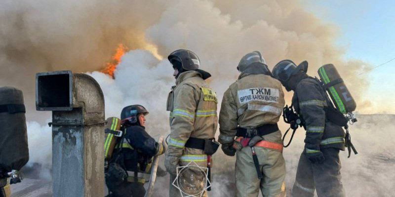 Сәтбаев қаласында 10 адам өртенген пәтерде қалып қоя жаздаған