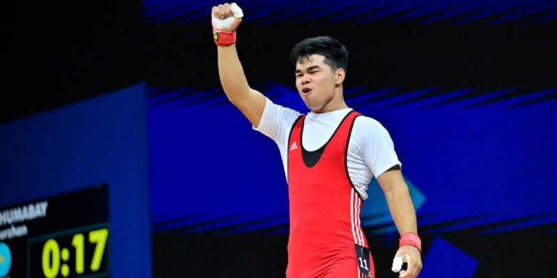 Ауыр атлет Нұржан Жұмабай Азия ойындарында жеңімпаз атанды