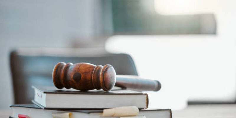 Павлодарда анасы балаларын терезеден лақтырған: Іс сотқа түсті