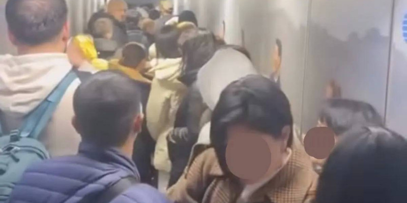 Астана әуежайында деструктивті жолаушының кесірінен рейс кешіктірілген