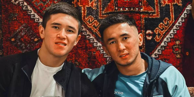 Желіде ағайынды Сабырхандарды әкесі қамшымен қуған видео тарады