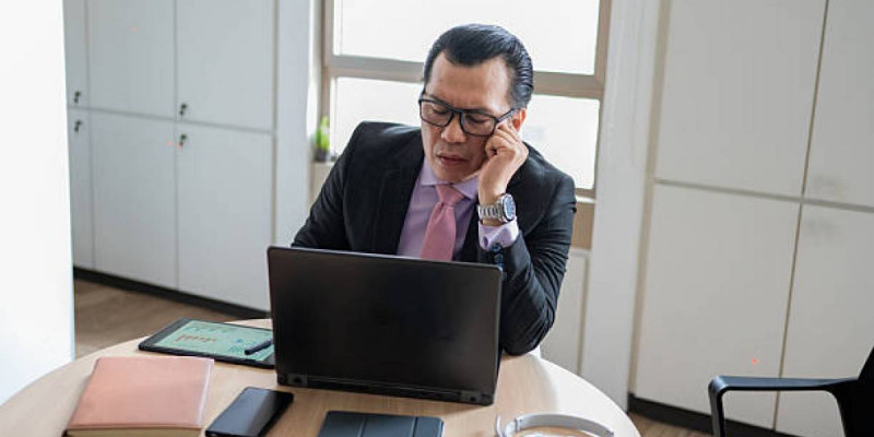 Кірістер мен мүлік туралы декларацияны кімдер тапсыруы керек: министрлік тізімді бекітті