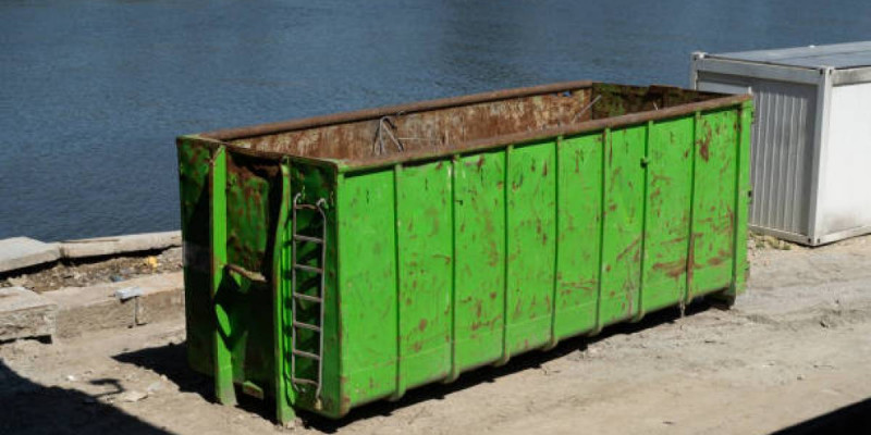 Оралда қоқыс жәшігінен баланың мәйіті табылды: Анасы қайда?