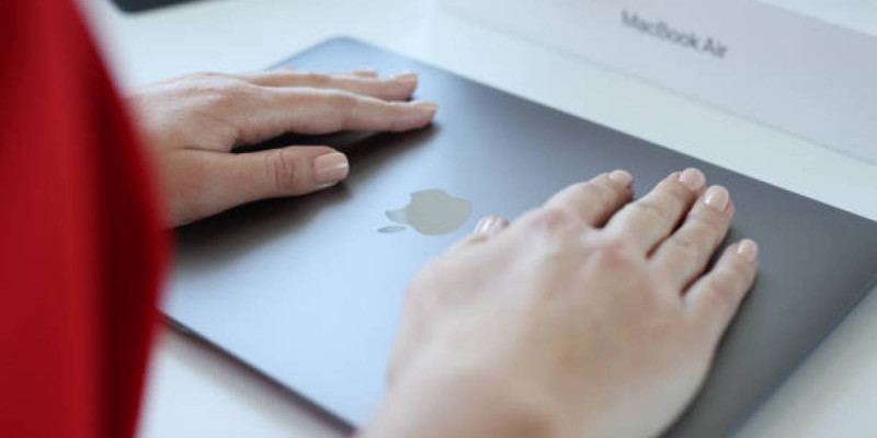 Apple компаниясы арзан MacBook шығармақ