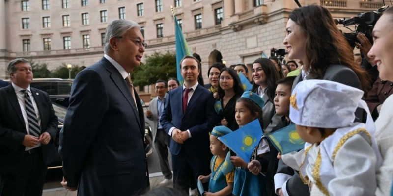 Президентті АҚШ-та оқитын қазақ студенттері қарсы алды