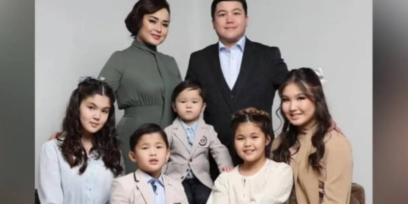 «Әкемді жамандап жазған сөздерді оқу маған ауыр тиеді»: Тұрсынбек Қабатовтың қызы жазба жариялады