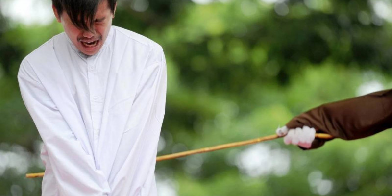 Сингапур билігі онлайн-алаяқтарды шыбықпен сабап жазаламақ