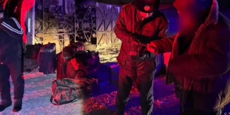 Қаза тапқандар бар: Павлодар облысында автобус аударылып қалды