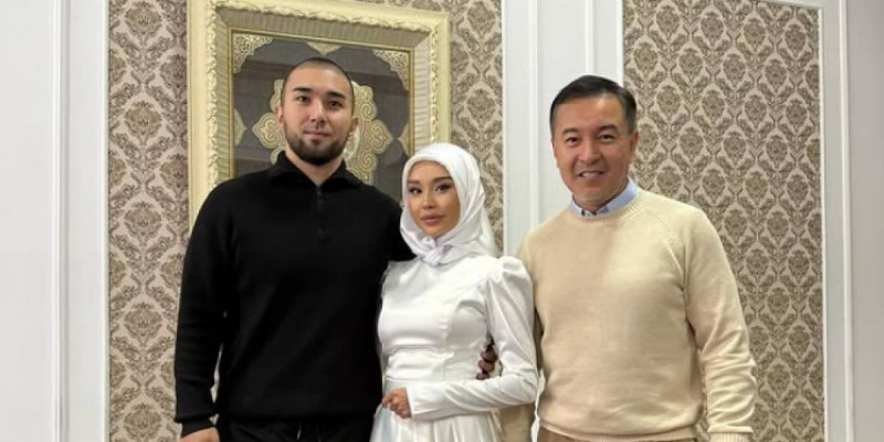 «Неке рәсімін өткіздік»: Ақан Сатаев отбасына қатысты қуанышты жаңалығын бөлісті