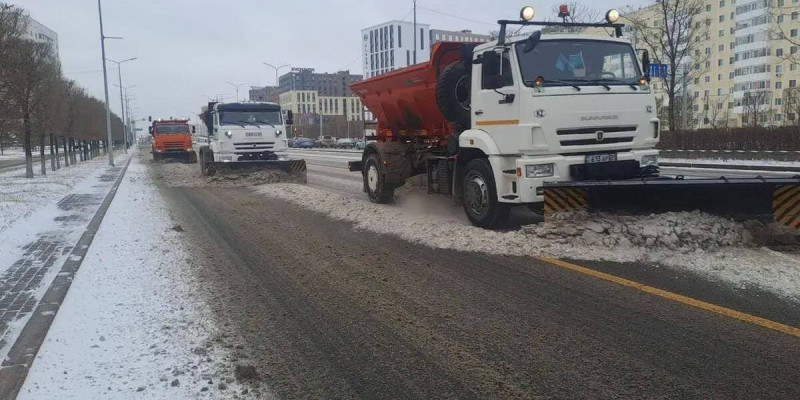 10 күнде бір айдың нормасы: Астанадан 14 мың жүк көлігіне тиелген қар шығарылды